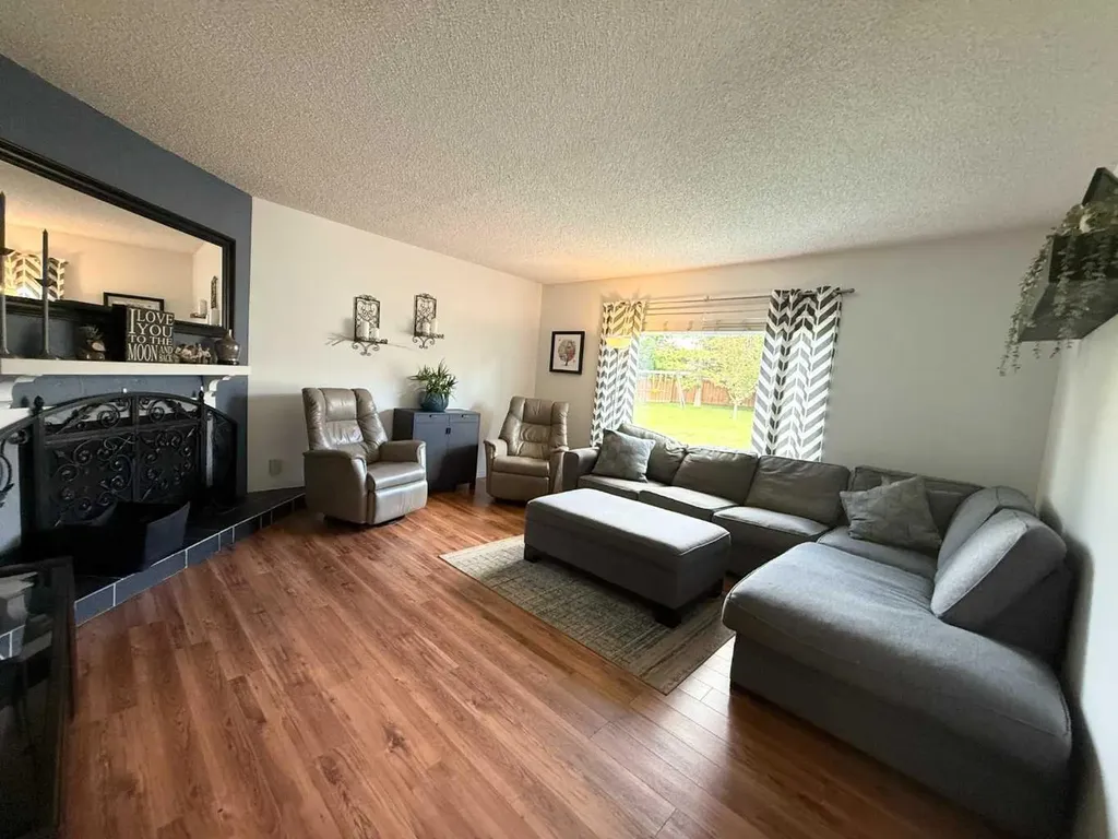 106 Sunwapta Drive Hinton AB T7V 1G3