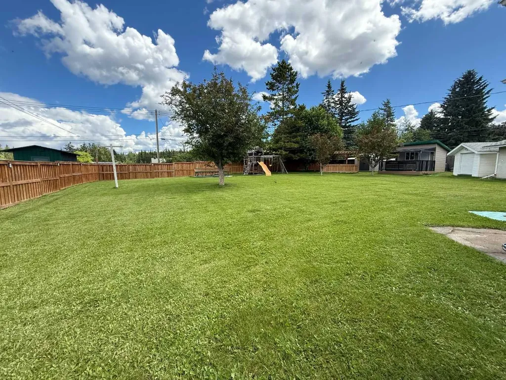 106 Sunwapta Drive Hinton AB T7V 1G3