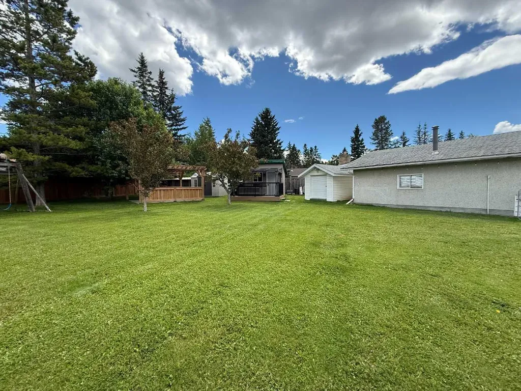 106 Sunwapta Drive Hinton AB T7V 1G3
