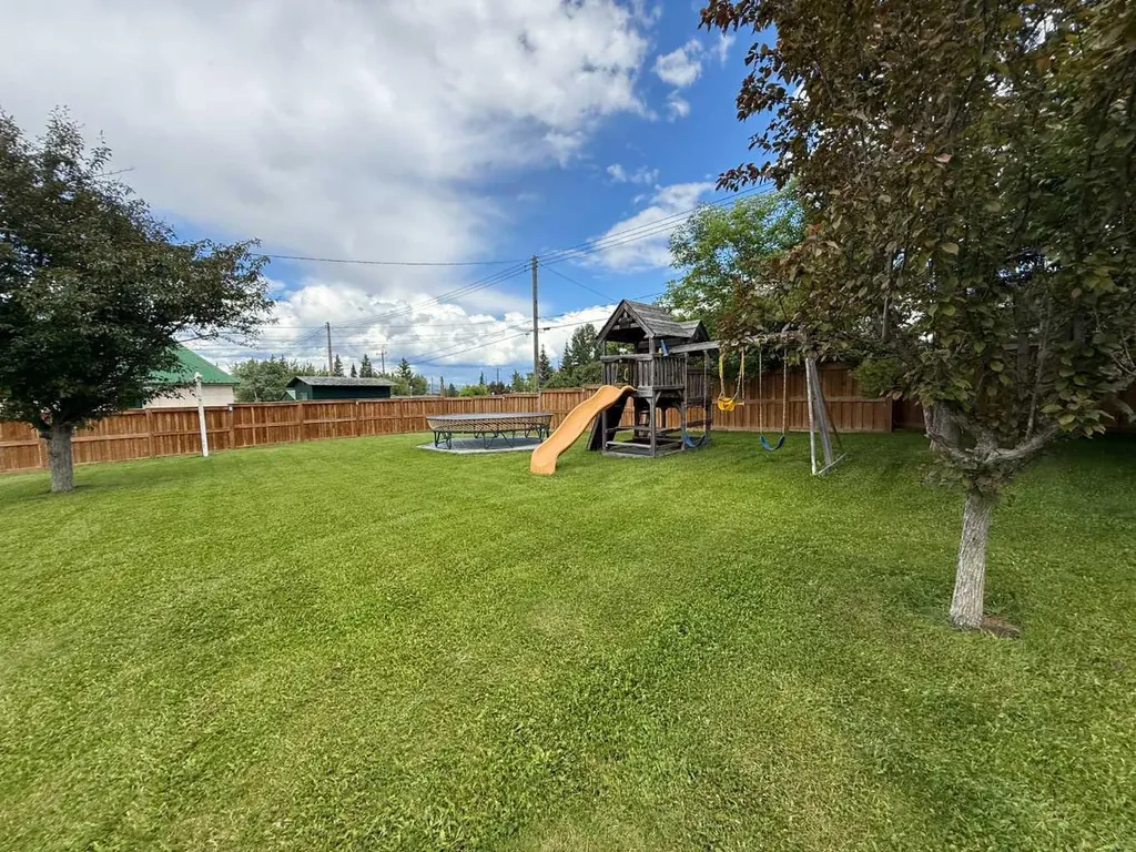 106 Sunwapta Drive Hinton AB T7V 1G3