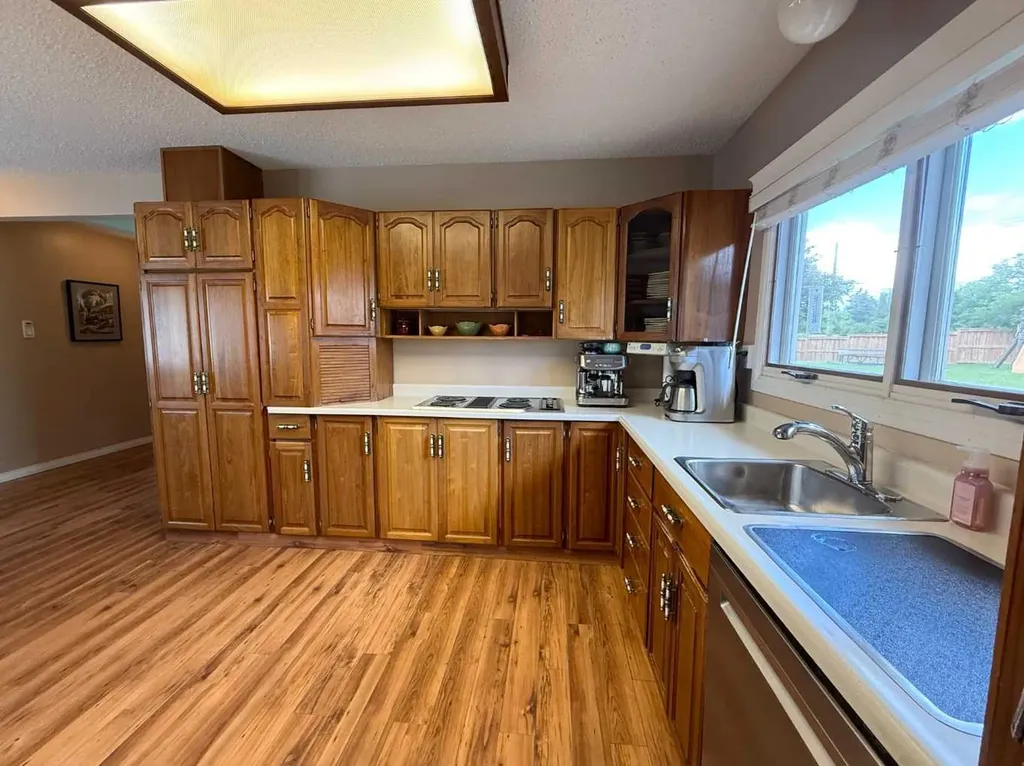 106 Sunwapta Drive Hinton AB T7V 1G3
