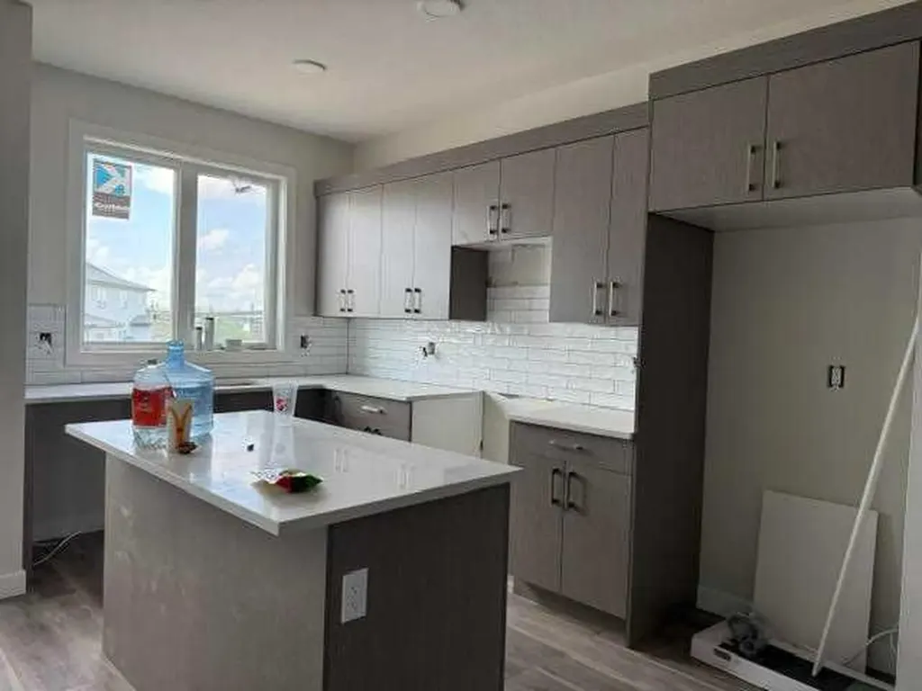 12 Memorial Parkway Rural Red Deer County AB T4E3B7