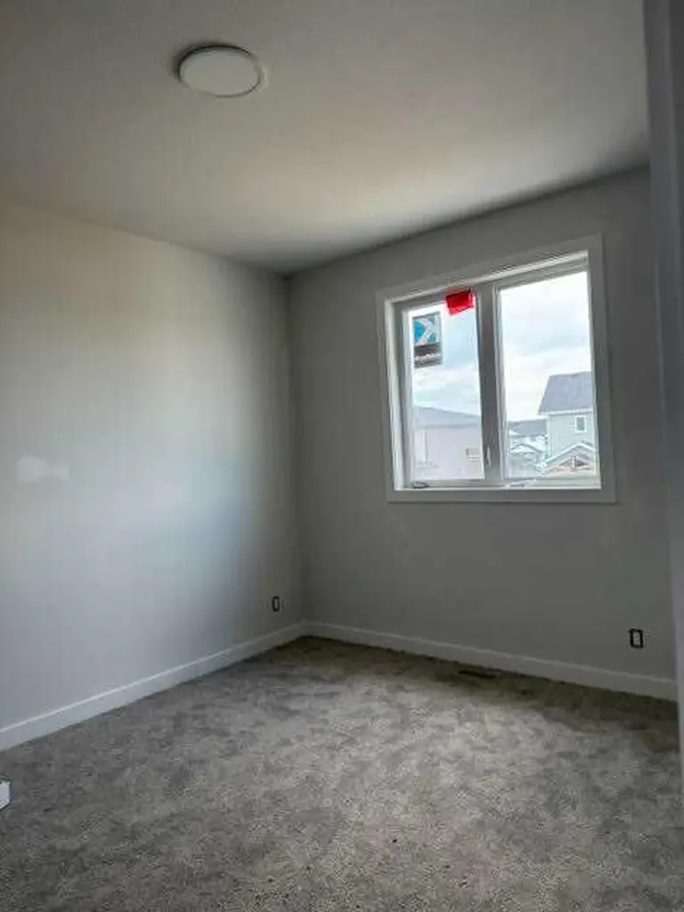 12 Memorial Parkway Rural Red Deer County AB T4E3B7
