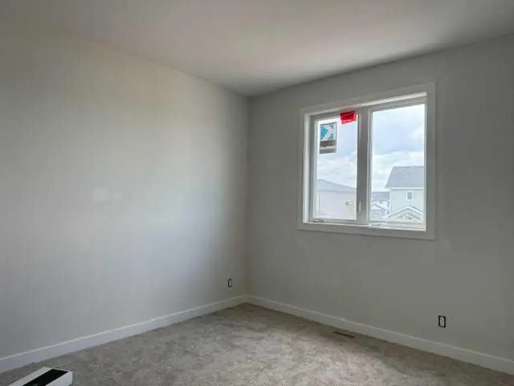 12 Memorial Parkway Rural Red Deer County AB T4E3B7
