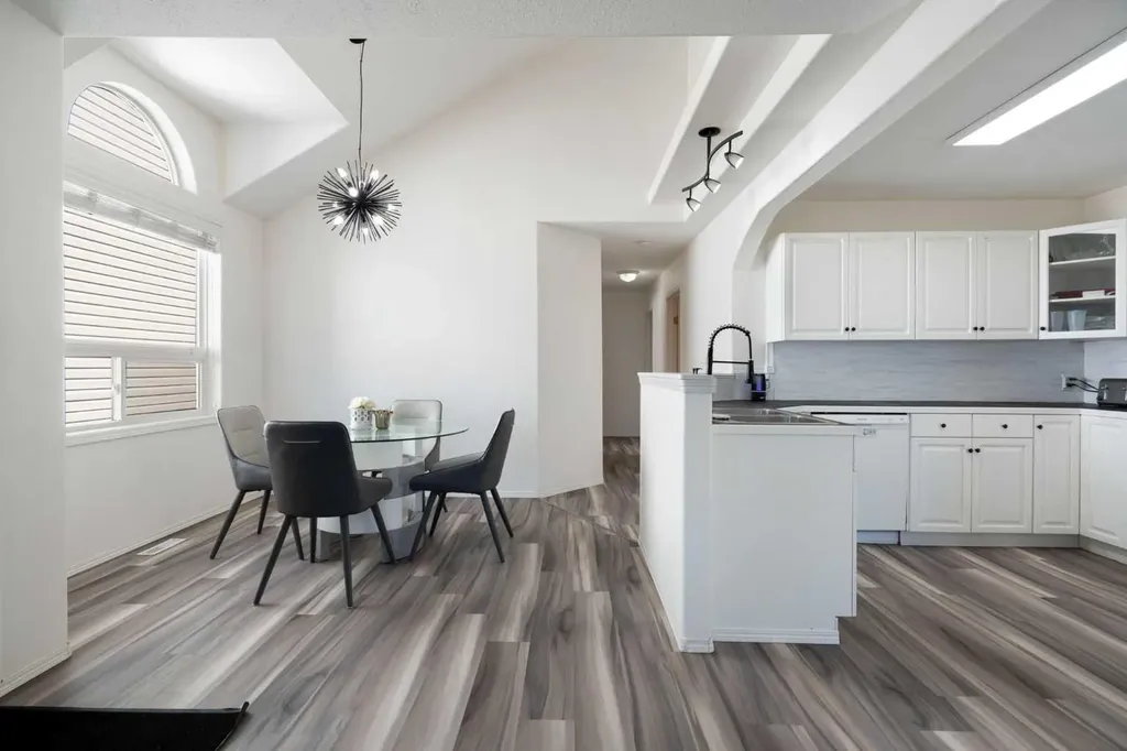 412 9 Street Beiseker AB T0M0G0