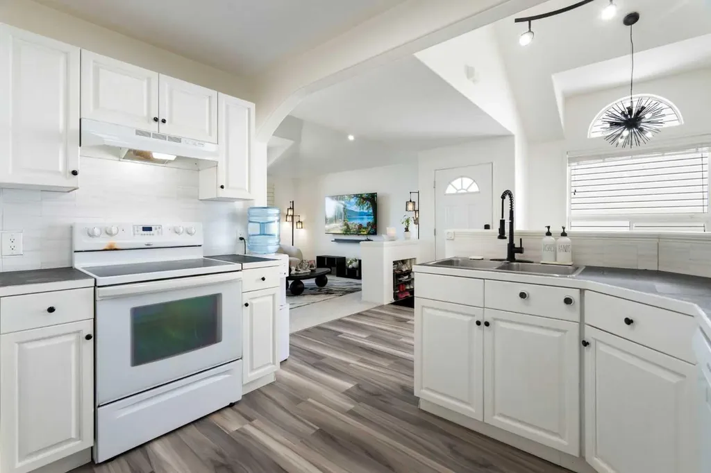 412 9 Street Beiseker AB T0M0G0