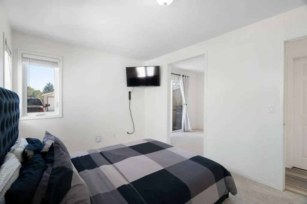 412 9 Street Beiseker AB T0M0G0