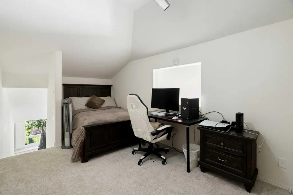 412 9 Street Beiseker AB T0M0G0