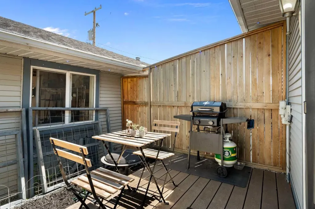 412 9 Street Beiseker AB T0M0G0
