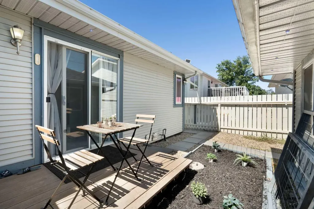 412 9 Street Beiseker AB T0M0G0