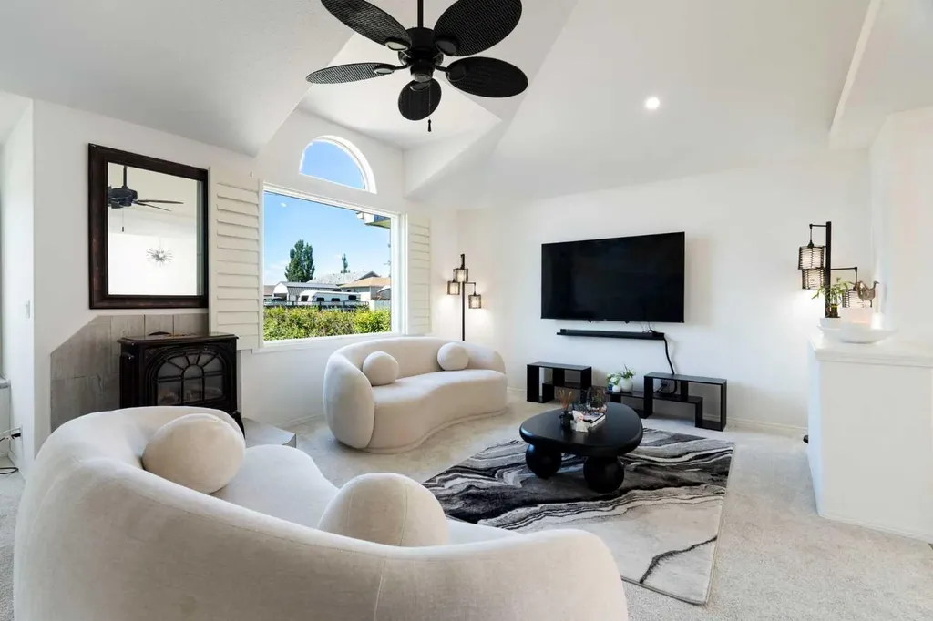 412 9 Street Beiseker AB T0M0G0