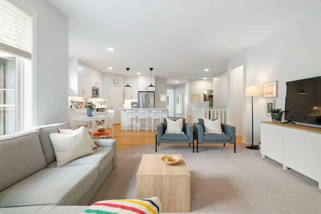 60 Cougar Ridge View Calgary AB T3H 4X3