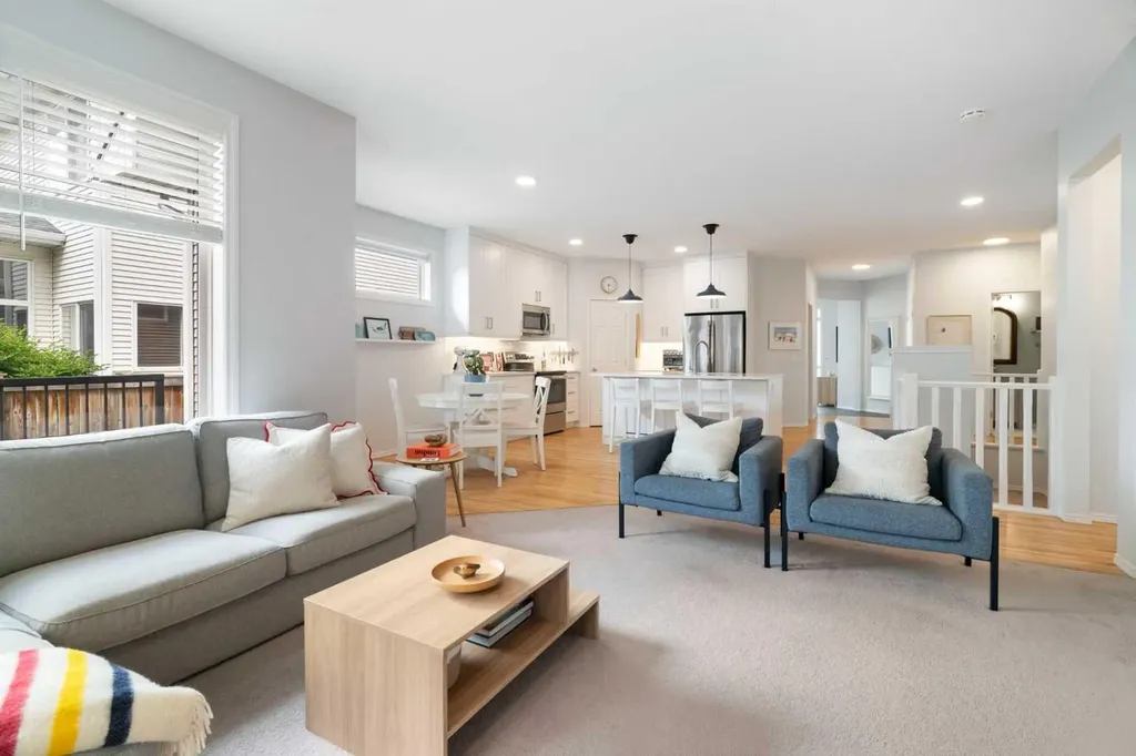 60 Cougar Ridge View Calgary AB T3H 4X3