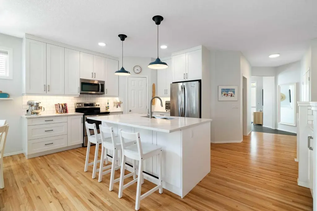 60 Cougar Ridge View Calgary AB T3H 4X3