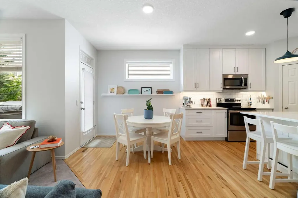 60 Cougar Ridge View Calgary AB T3H 4X3