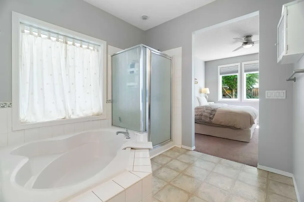 60 Cougar Ridge View Calgary AB T3H 4X3