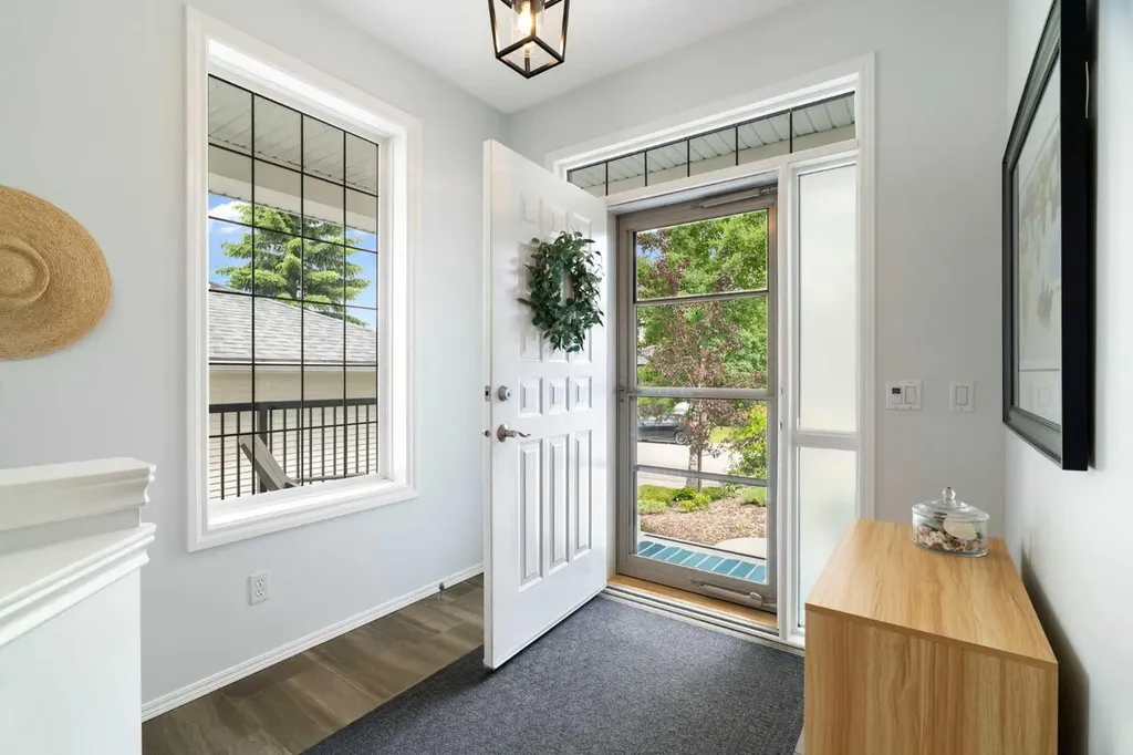 60 Cougar Ridge View Calgary AB T3H 4X3