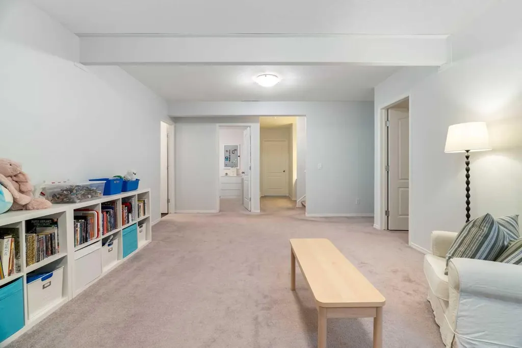 60 Cougar Ridge View Calgary AB T3H 4X3