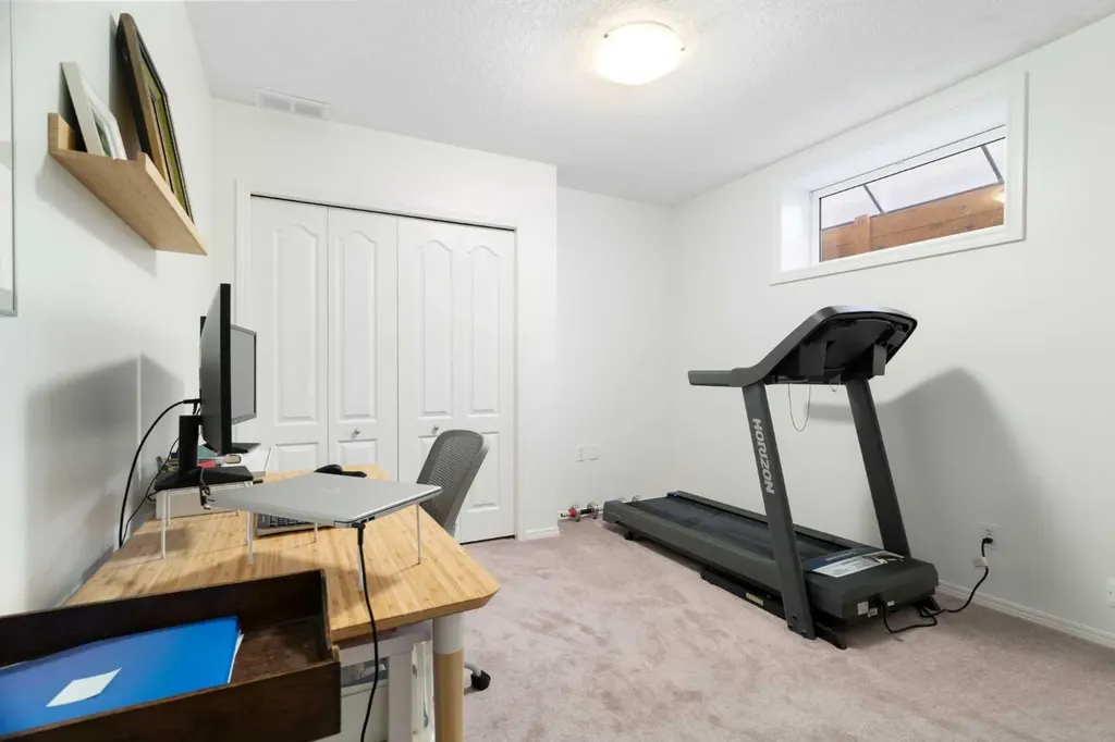 60 Cougar Ridge View Calgary AB T3H 4X3
