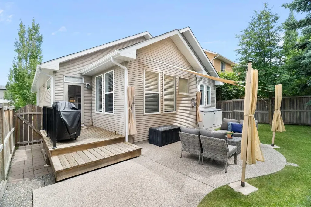 60 Cougar Ridge View Calgary AB T3H 4X3