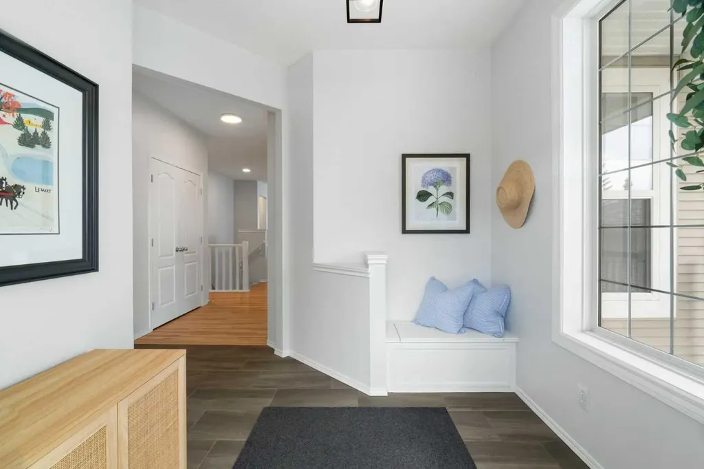 60 Cougar Ridge View Calgary AB T3H 4X3