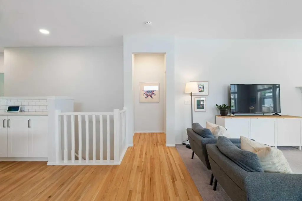 60 Cougar Ridge View Calgary AB T3H 4X3