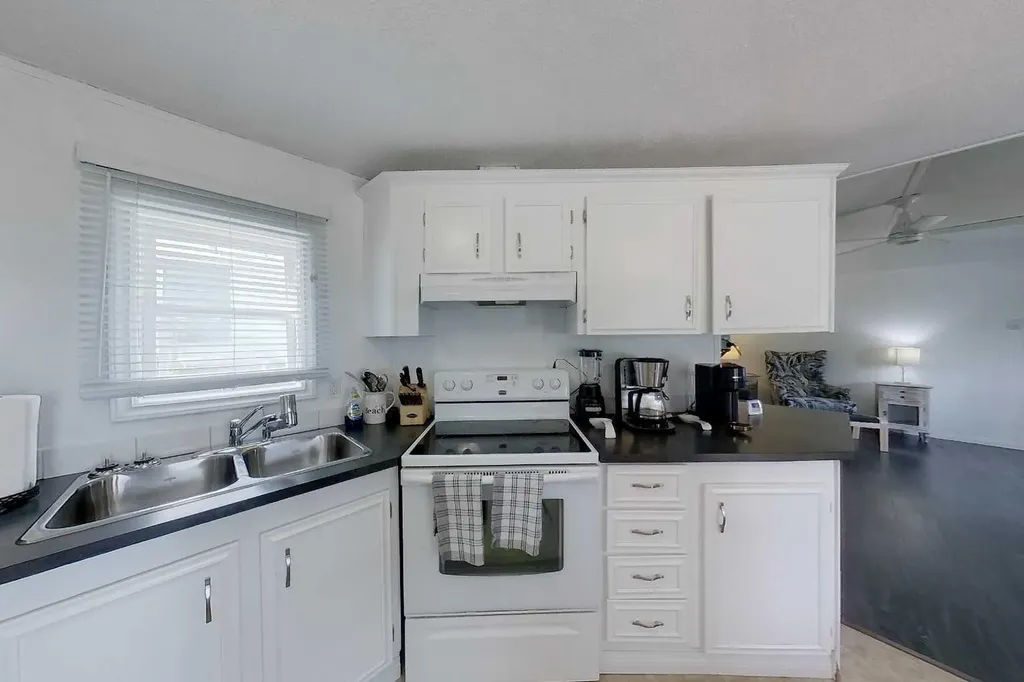 9 10 Street Canyon Creek AB T0G2M0