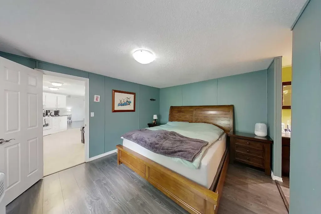 9 10 Street Canyon Creek AB T0G2M0