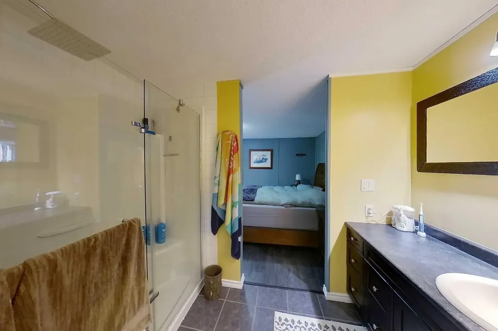 9 10 Street Canyon Creek AB T0G2M0