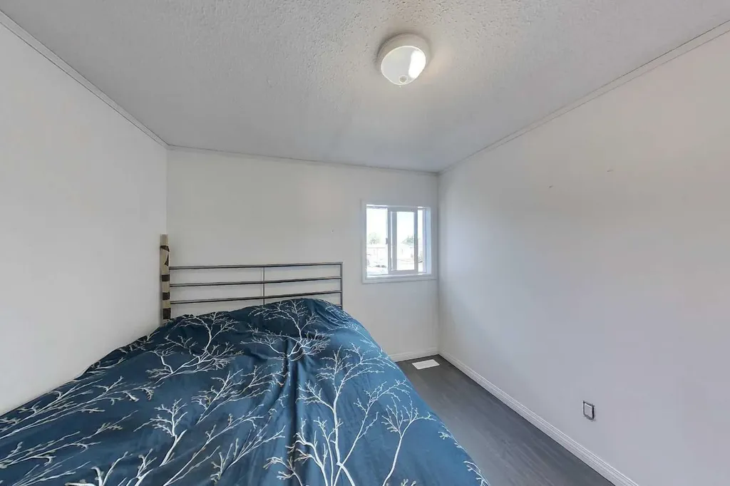 9 10 Street Canyon Creek AB T0G2M0