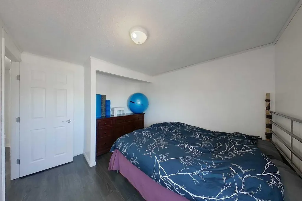 9 10 Street Canyon Creek AB T0G2M0
