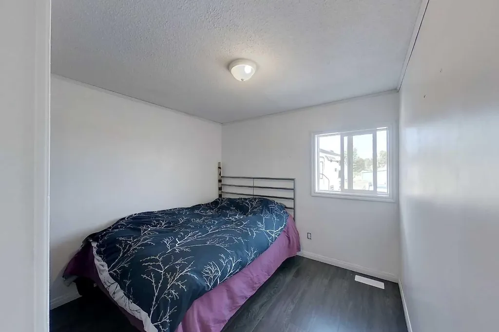9 10 Street Canyon Creek AB T0G2M0