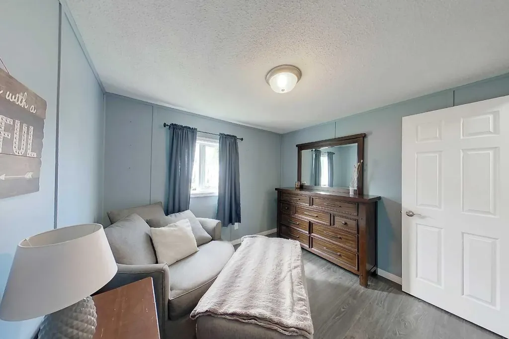 9 10 Street Canyon Creek AB T0G2M0