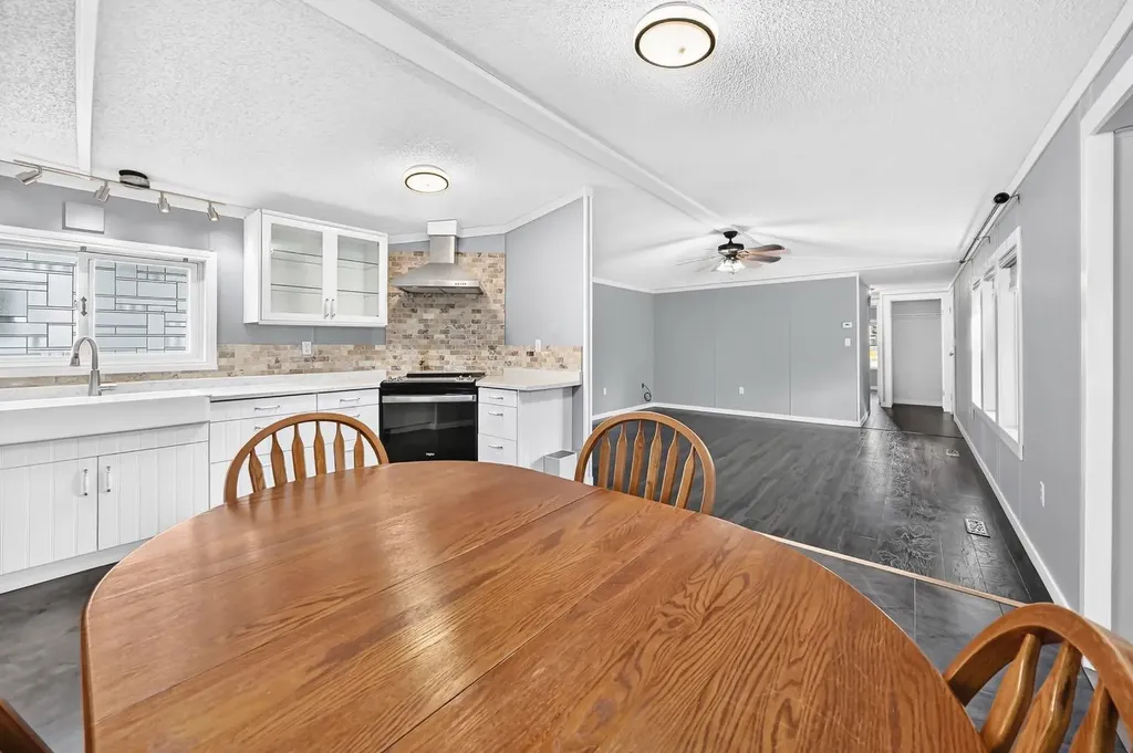 4716 41 Street Crescent Innisfail AB T4G 1J7