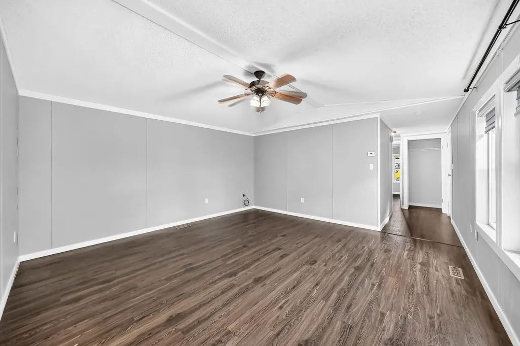 4716 41 Street Crescent Innisfail AB T4G 1J7