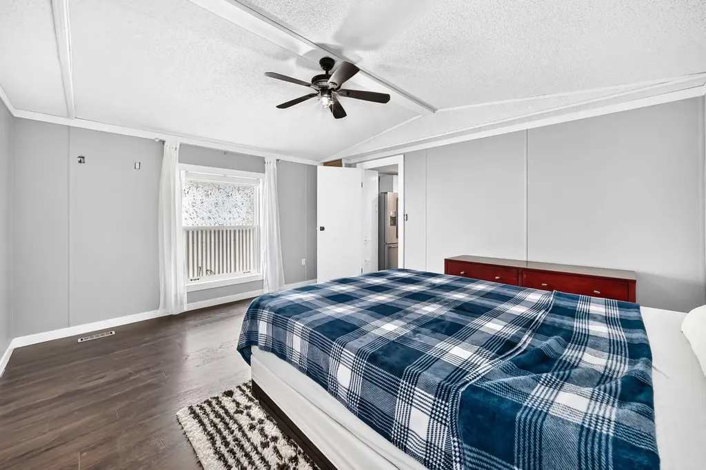 4716 41 Street Crescent Innisfail AB T4G 1J7
