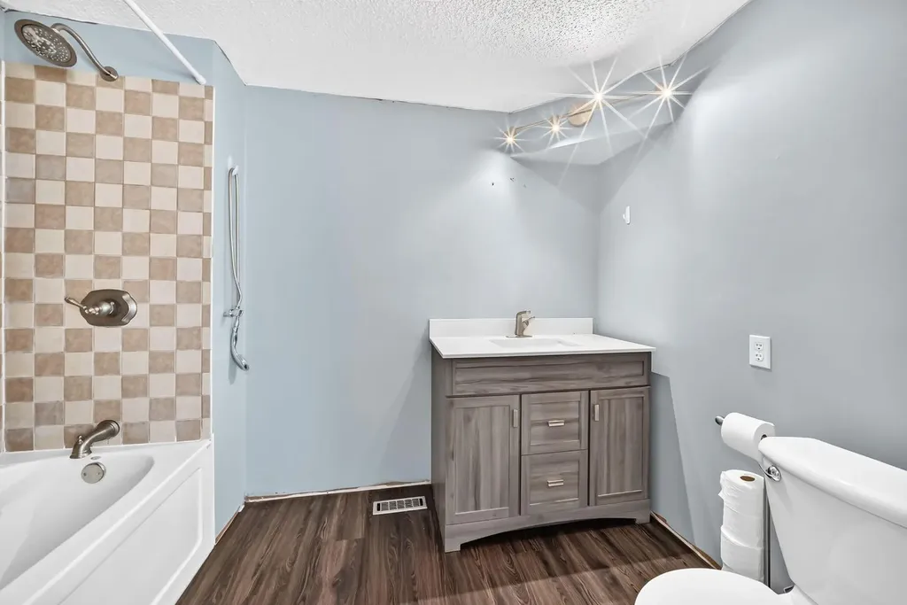 4716 41 Street Crescent Innisfail AB T4G 1J7