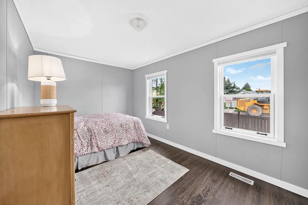 4716 41 Street Crescent Innisfail AB T4G 1J7