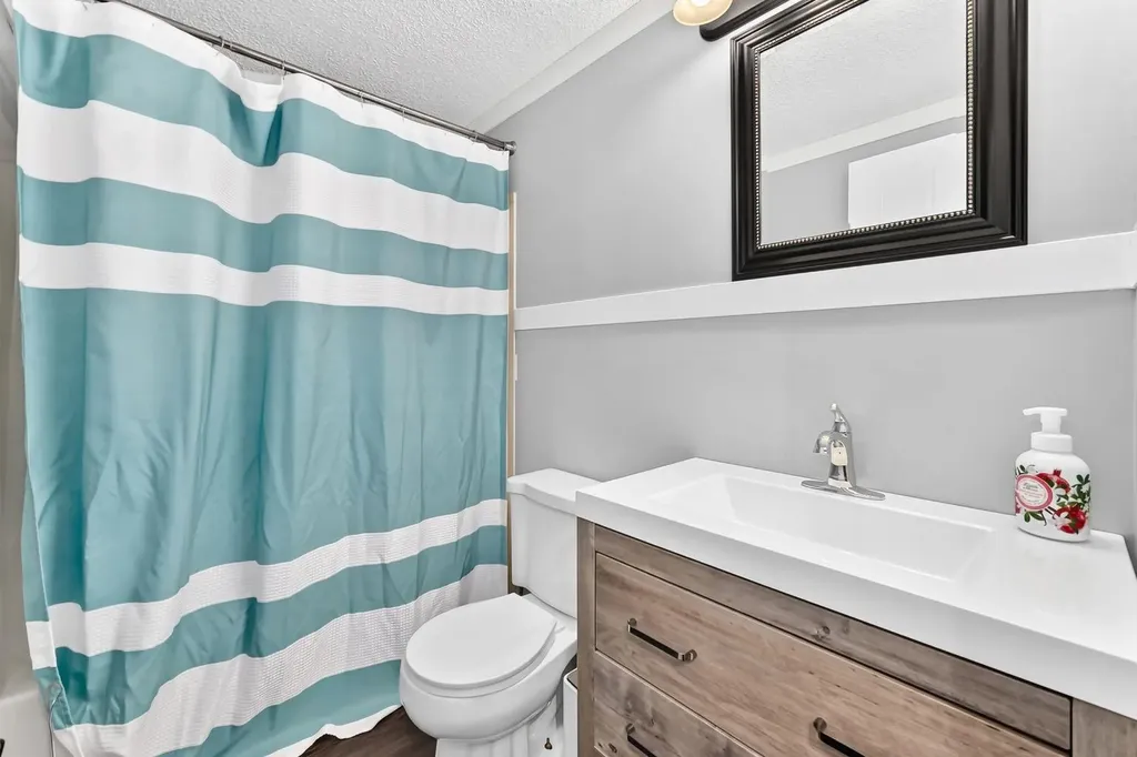 4716 41 Street Crescent Innisfail AB T4G 1J7