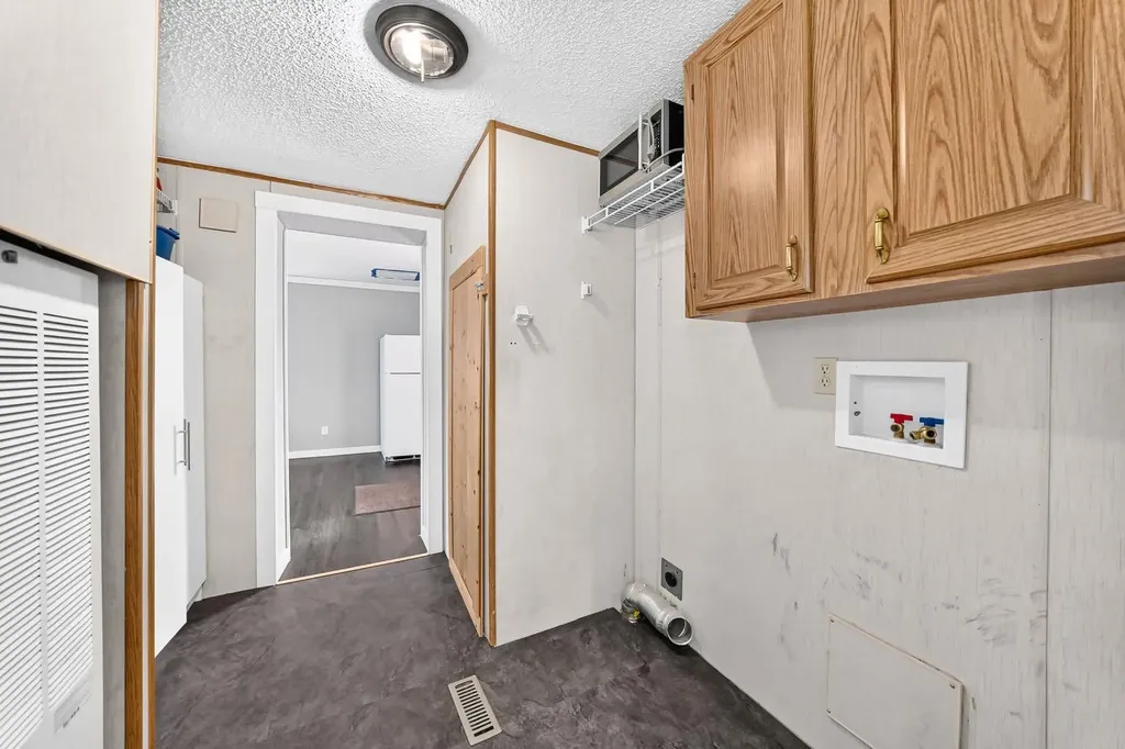 4716 41 Street Crescent Innisfail AB T4G 1J7