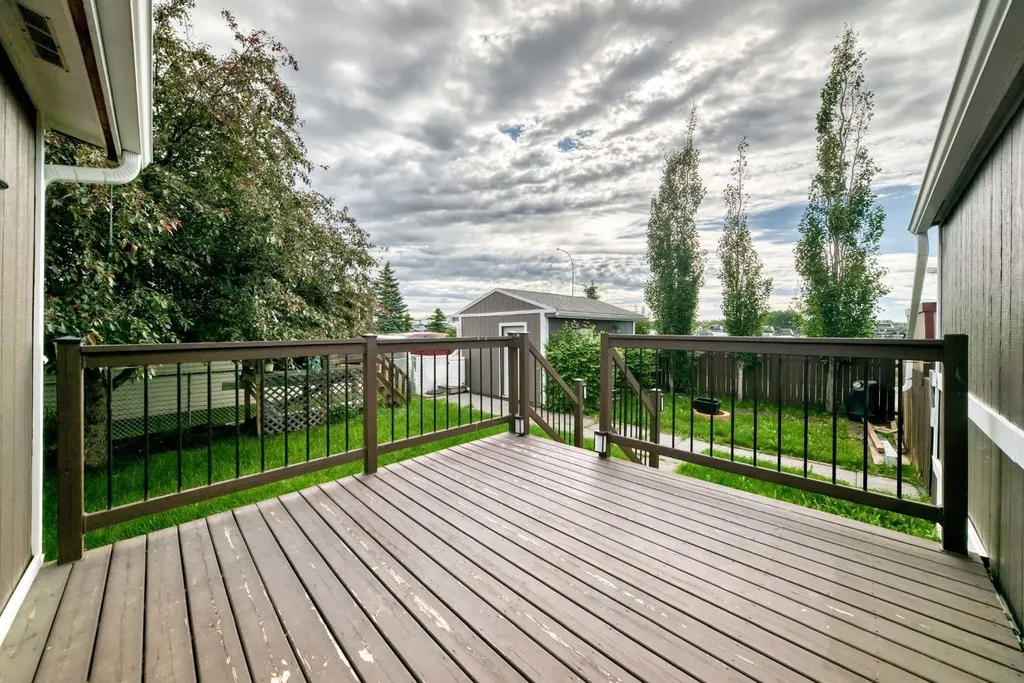 4716 41 Street Crescent Innisfail AB T4G 1J7