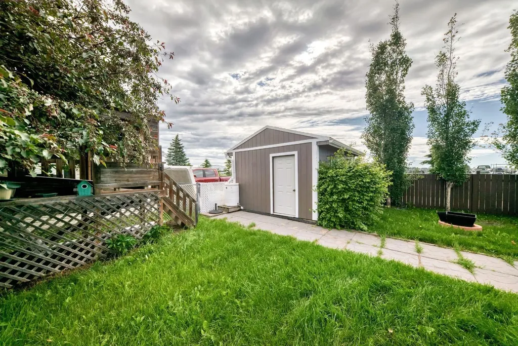 4716 41 Street Crescent Innisfail AB T4G 1J7