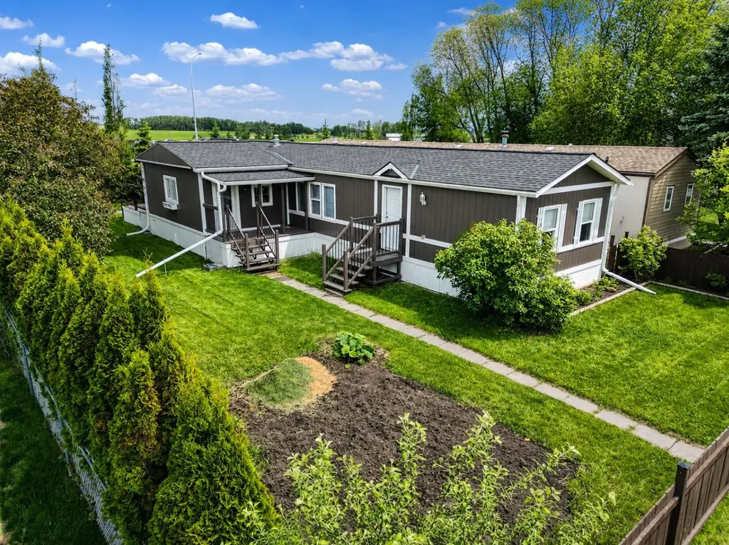4716 41 Street Crescent Innisfail AB T4G 1J7