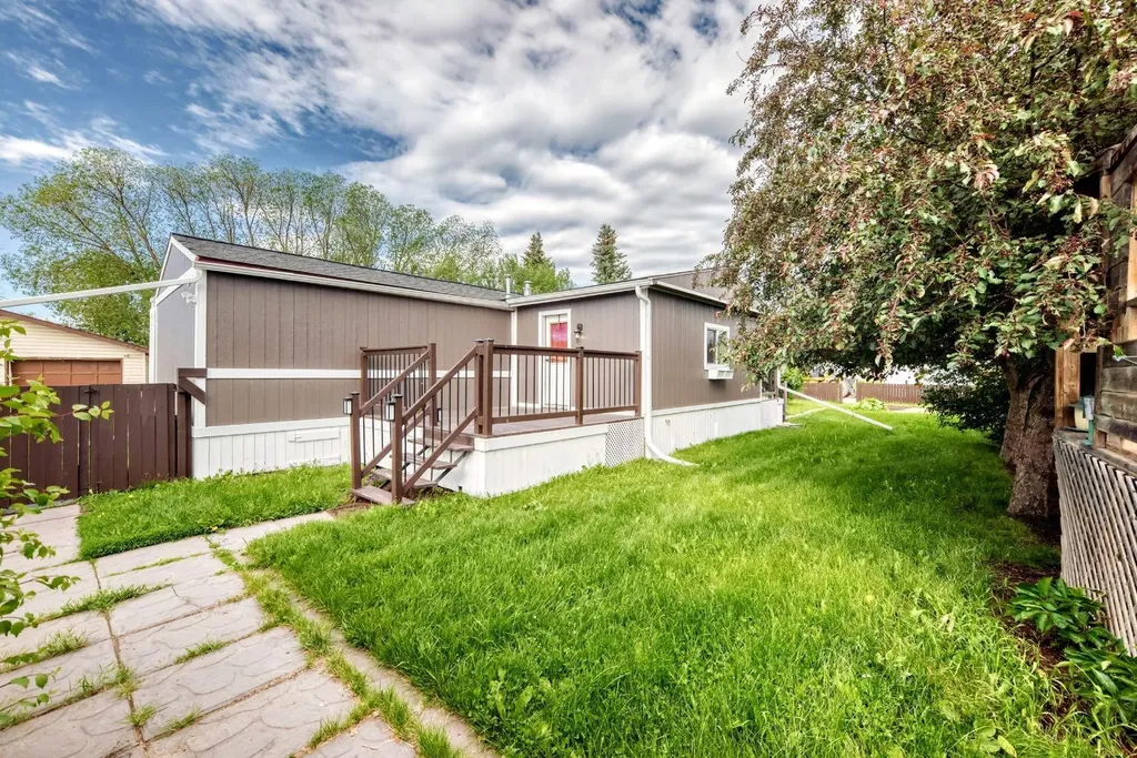 4716 41 Street Crescent Innisfail AB T4G 1J7