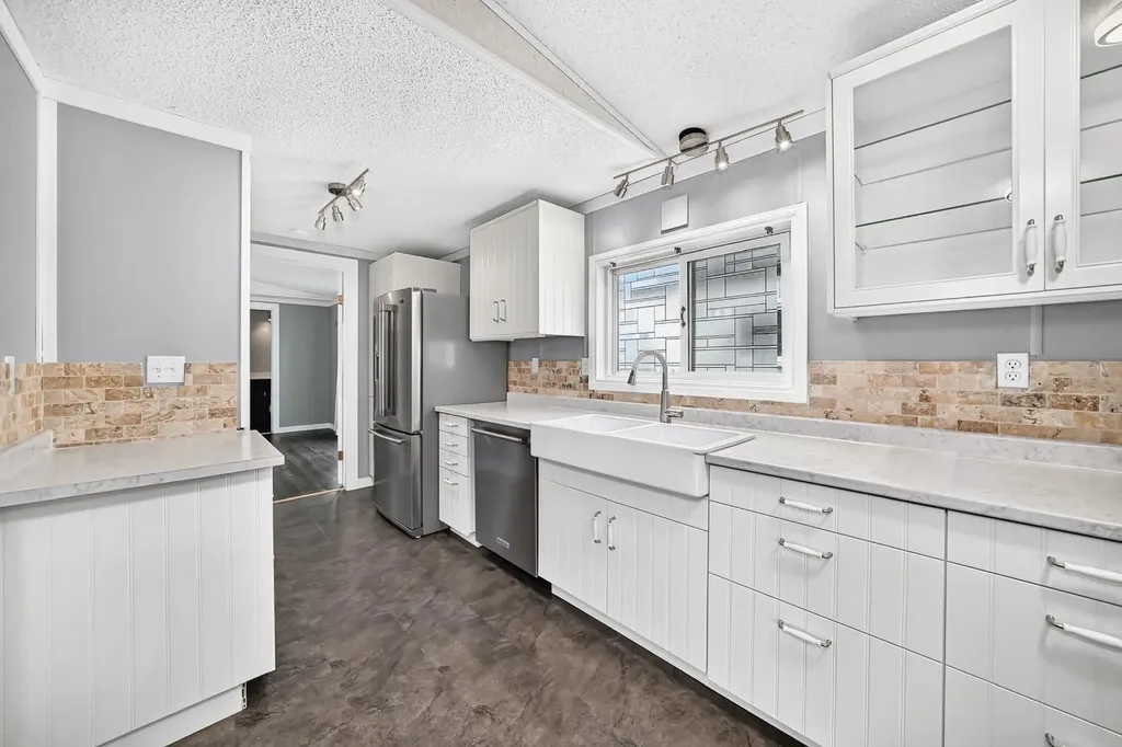 4716 41 Street Crescent Innisfail AB T4G 1J7