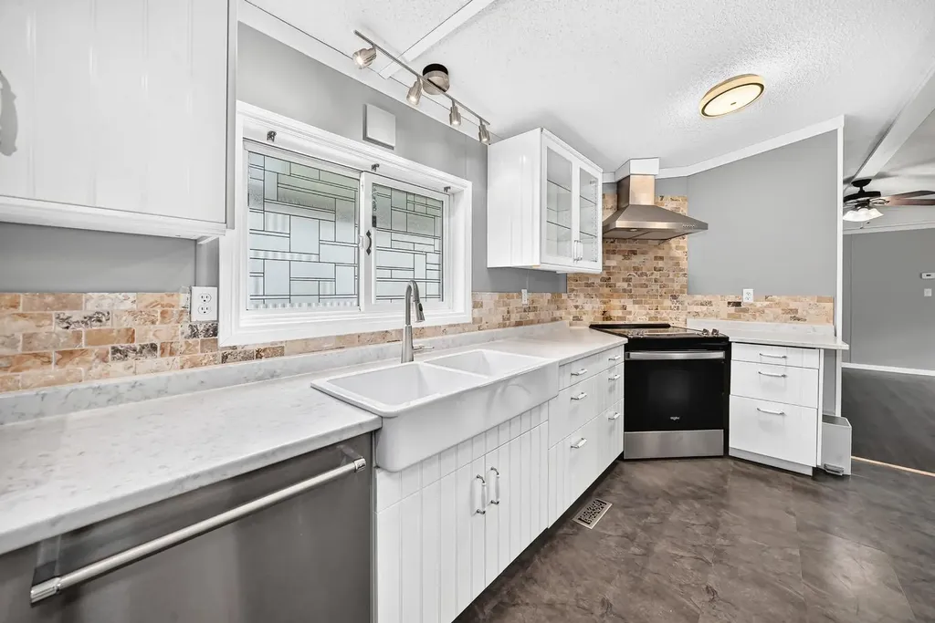 4716 41 Street Crescent Innisfail AB T4G 1J7