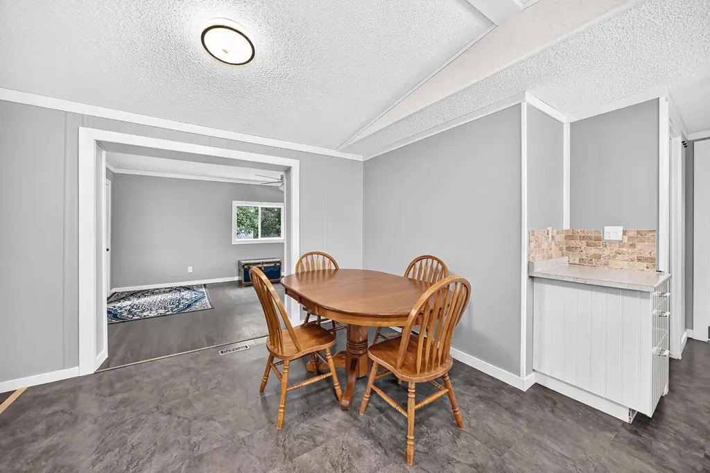 4716 41 Street Crescent Innisfail AB T4G 1J7