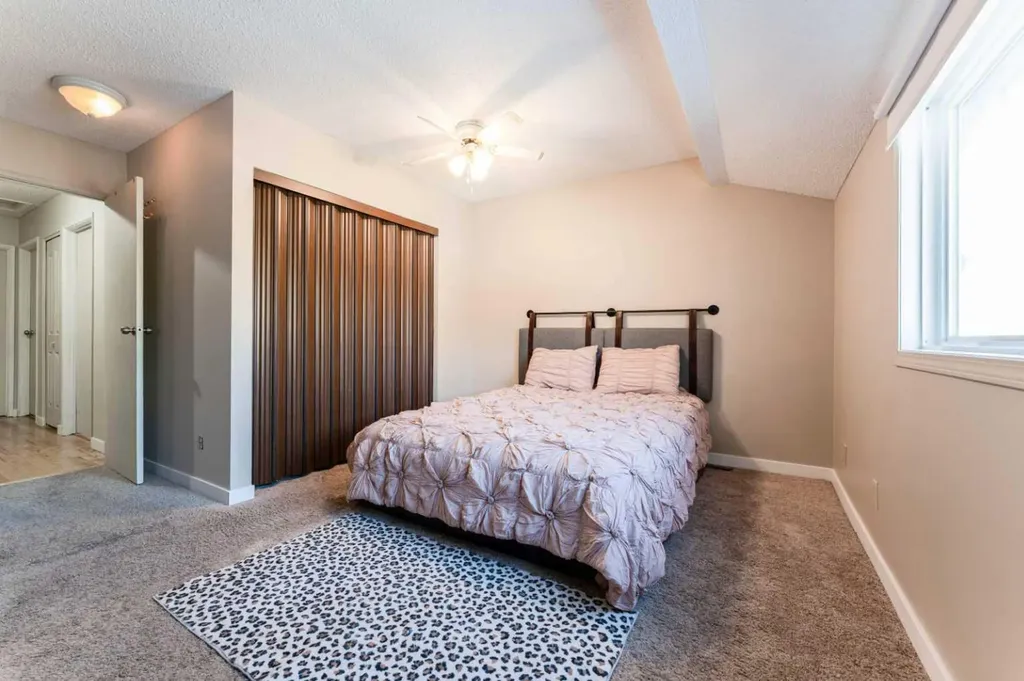 829 Coach Bluff Crescent SW Calgary AB T3H 1B1