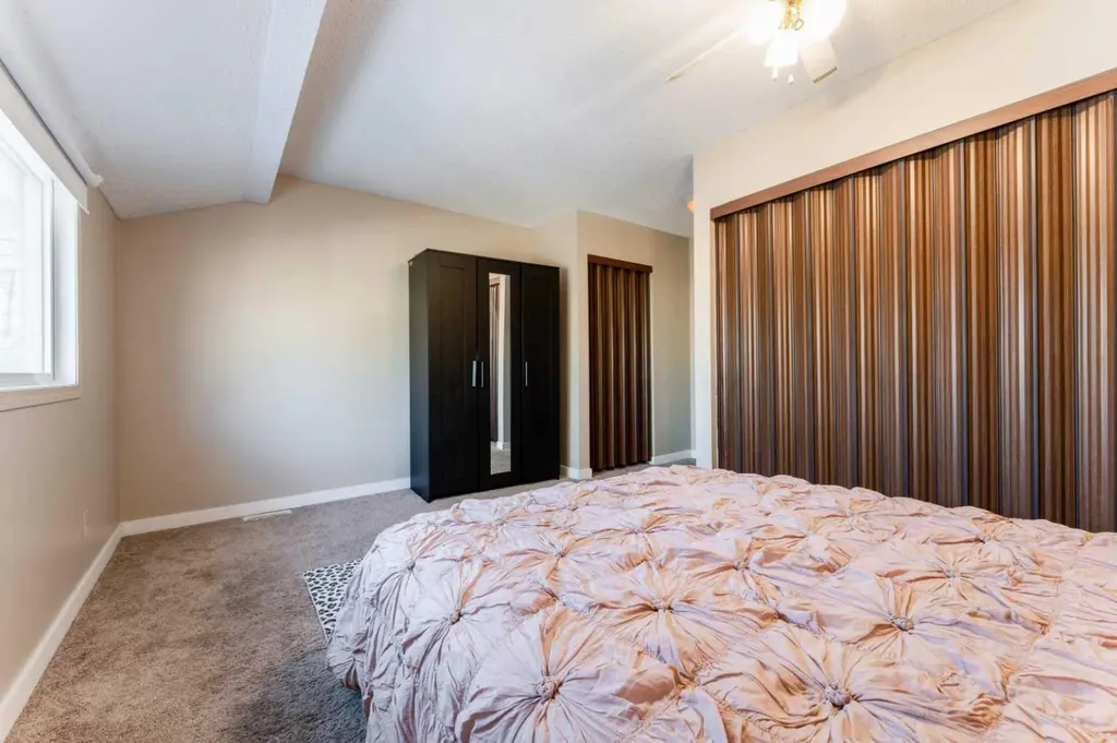 829 Coach Bluff Crescent SW Calgary AB T3H 1B1
