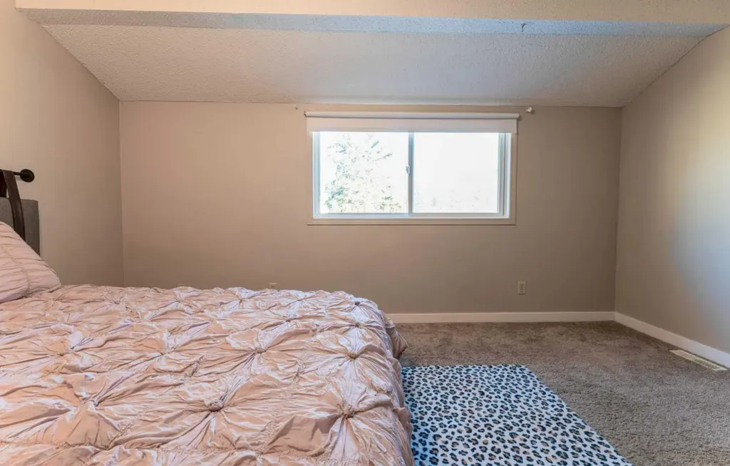 829 Coach Bluff Crescent SW Calgary AB T3H 1B1